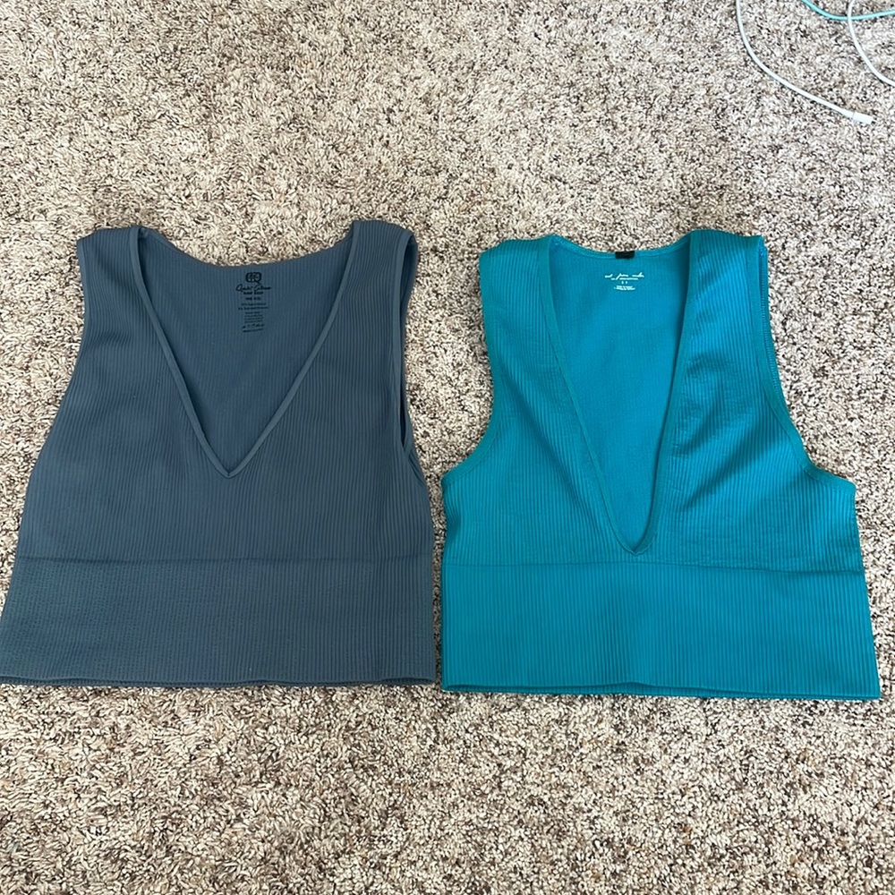 2 for the price of less than one! V cut crop tops